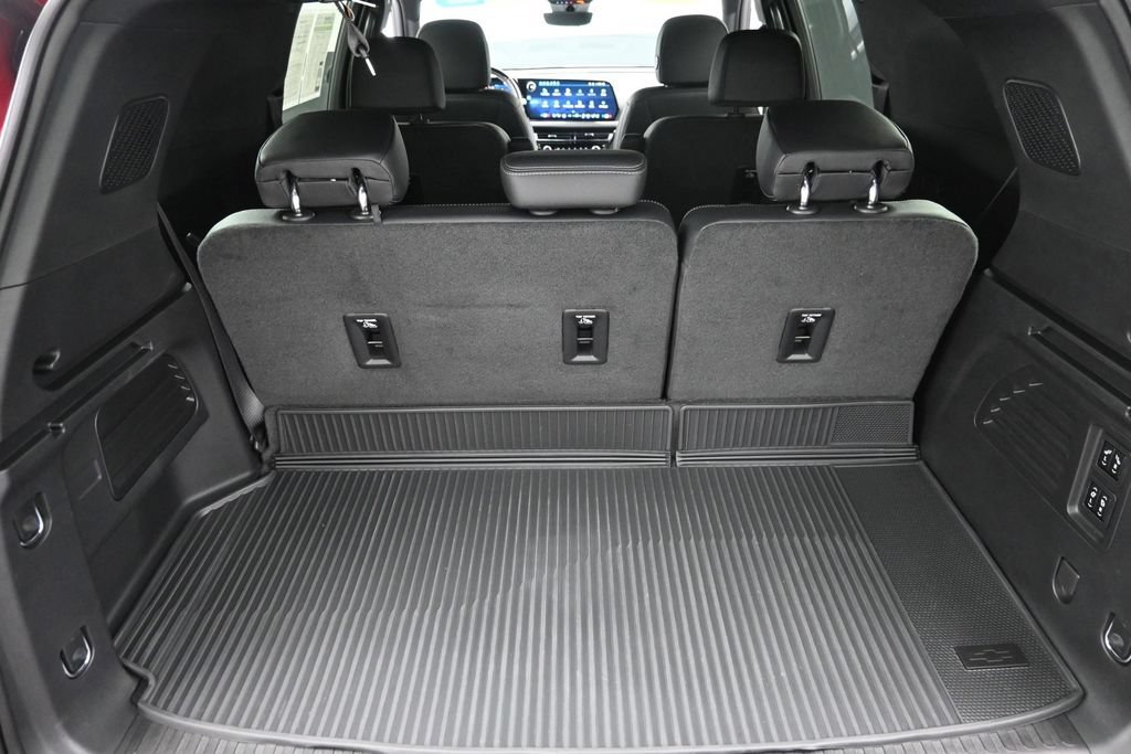 Used 2026 Chevrolet Traverse High Country AWD/4WD image 11