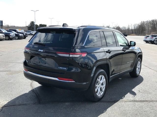 Used 2023 Jeep Grand Cherokee Limited AWD/4WD image 3