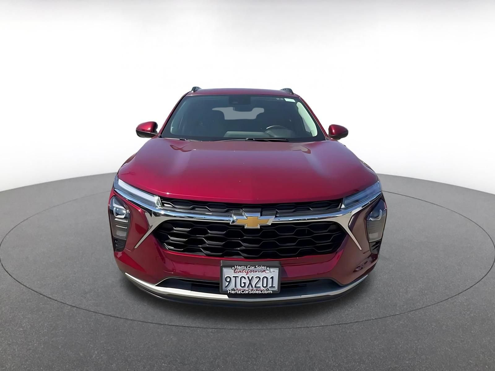 Used 2025 Chevrolet Trax LT w/ LT Convenience Package FWD image 4