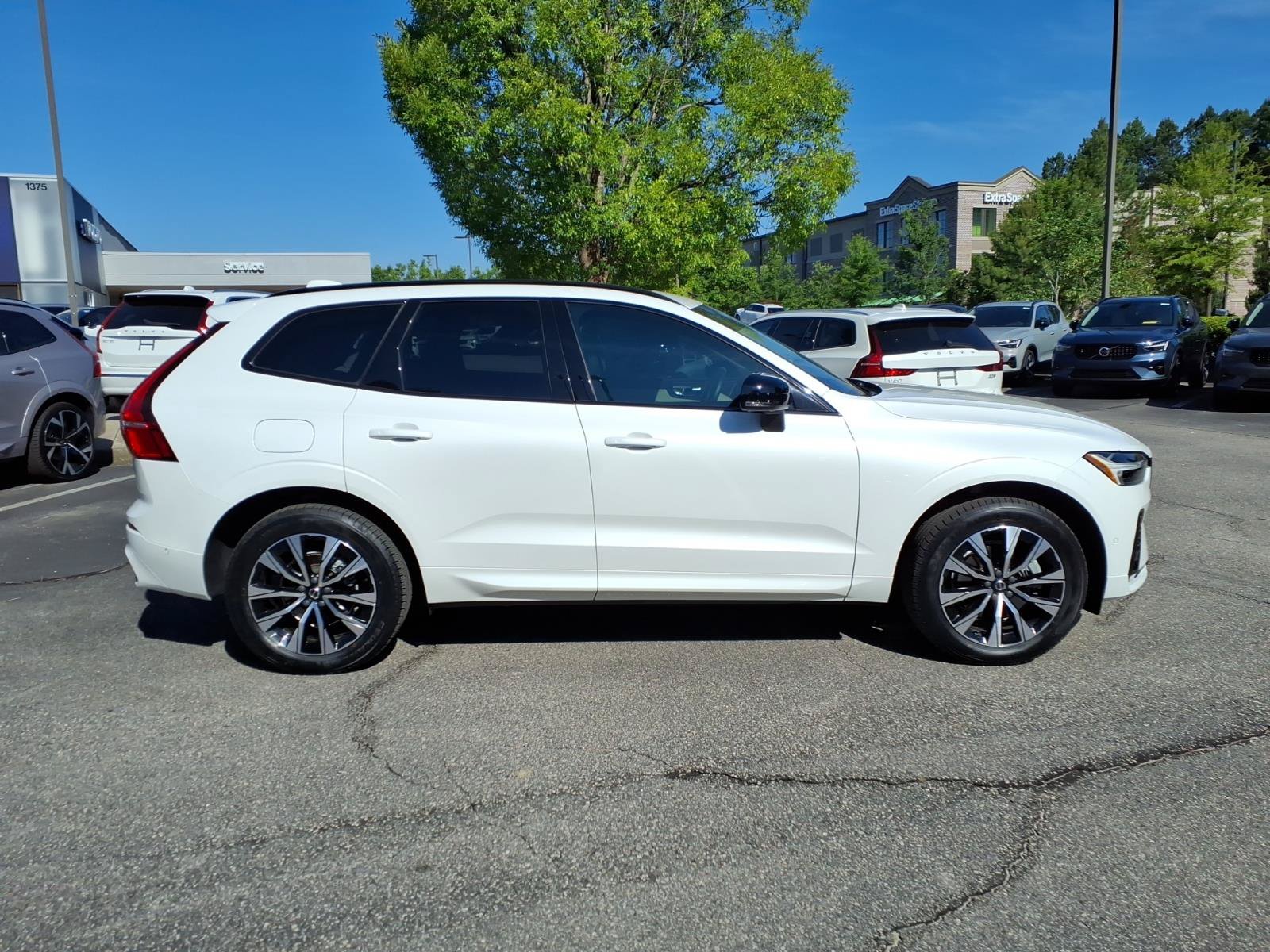 Certified 2024 Volvo XC60 B5 Plus AWD/4WD image 2