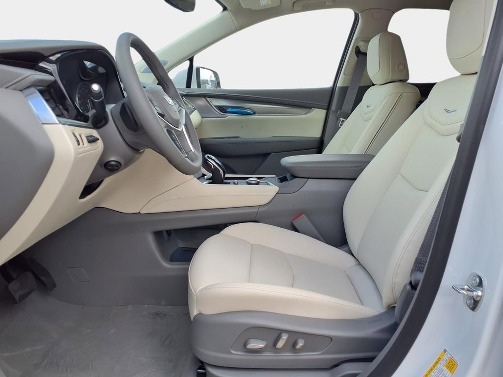 New 2026 Cadillac XT5 Premium Luxury w/ Driver Assist Package FWD image 9