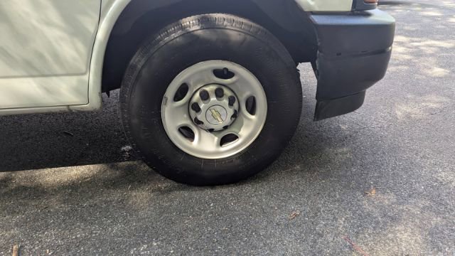 Used 2022 Chevrolet Express 2500 w/ Driver Convenience Package image 11