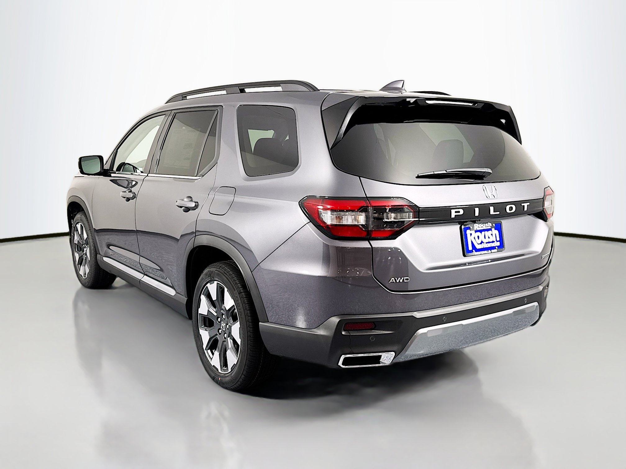New 2026 Honda Pilot Touring image 7