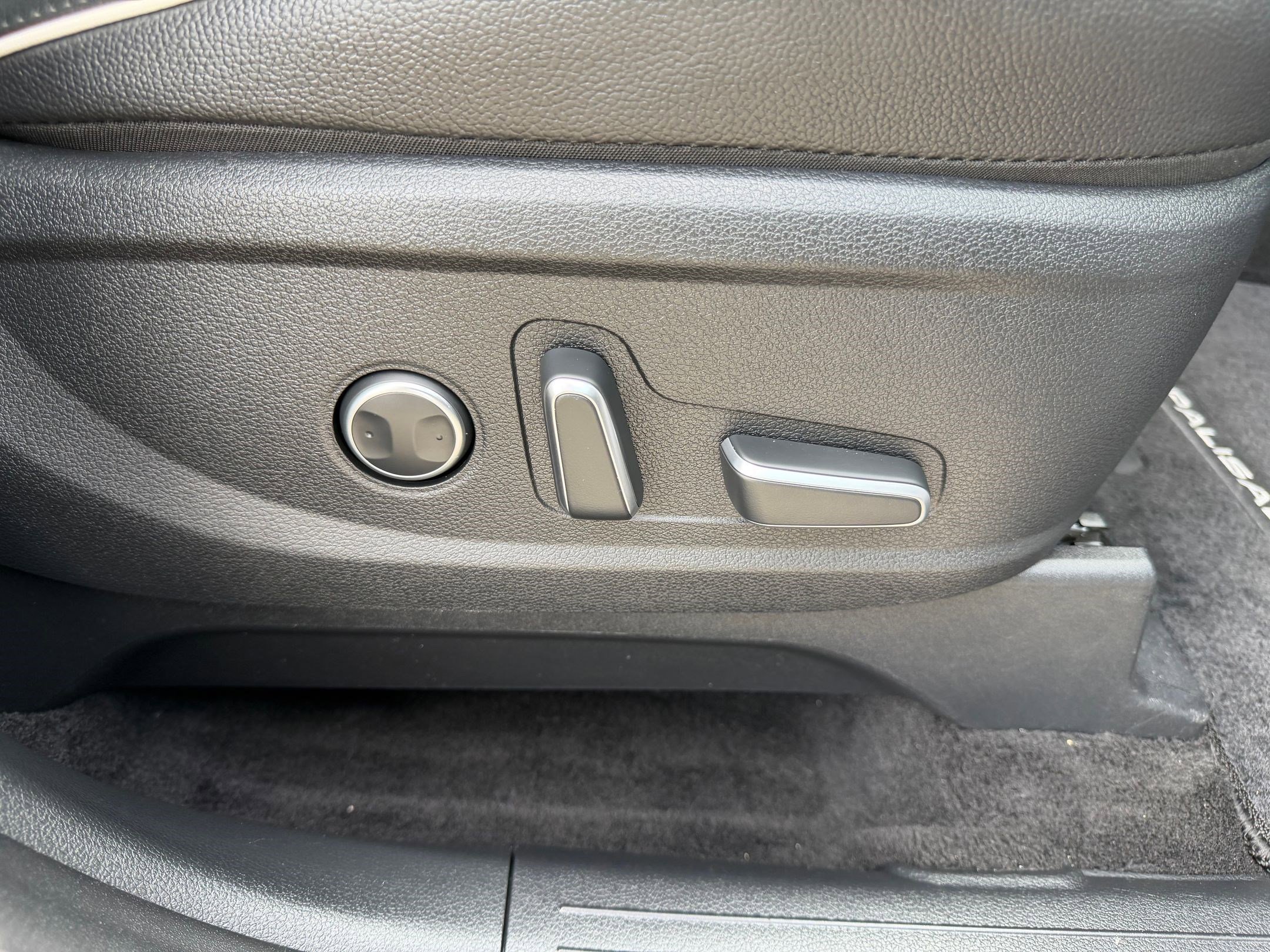 Used 2024 Hyundai Palisade Limited image 32