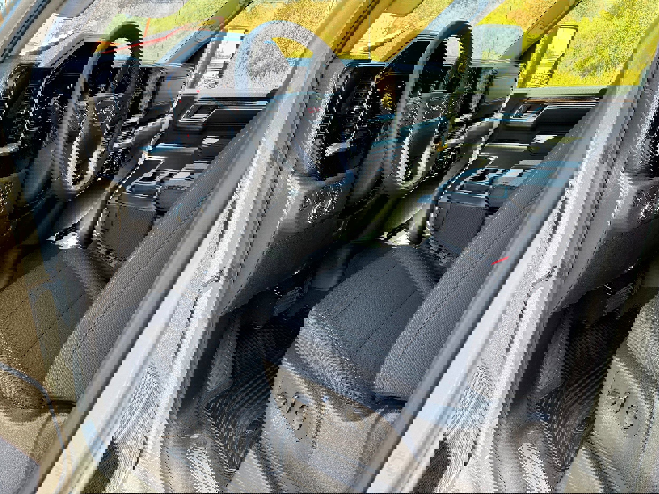 New 2025 GMC Sierra 2500 SLE w/ SLE Value Package; image 12