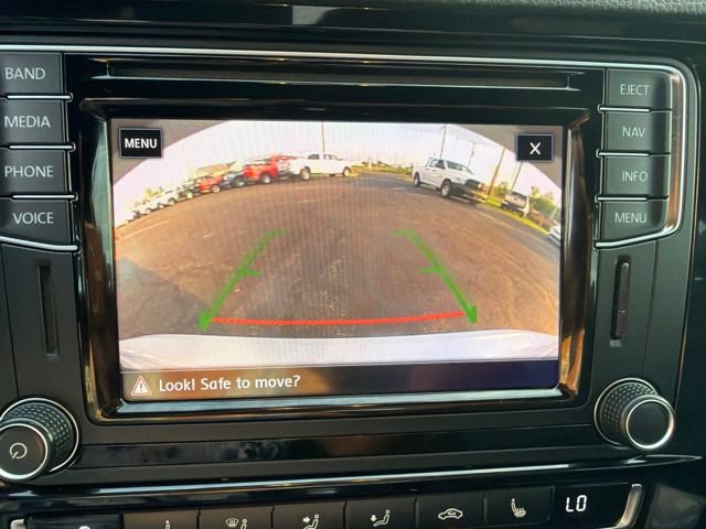 Used 2017 Volkswagen Jetta GLI FWD image 18