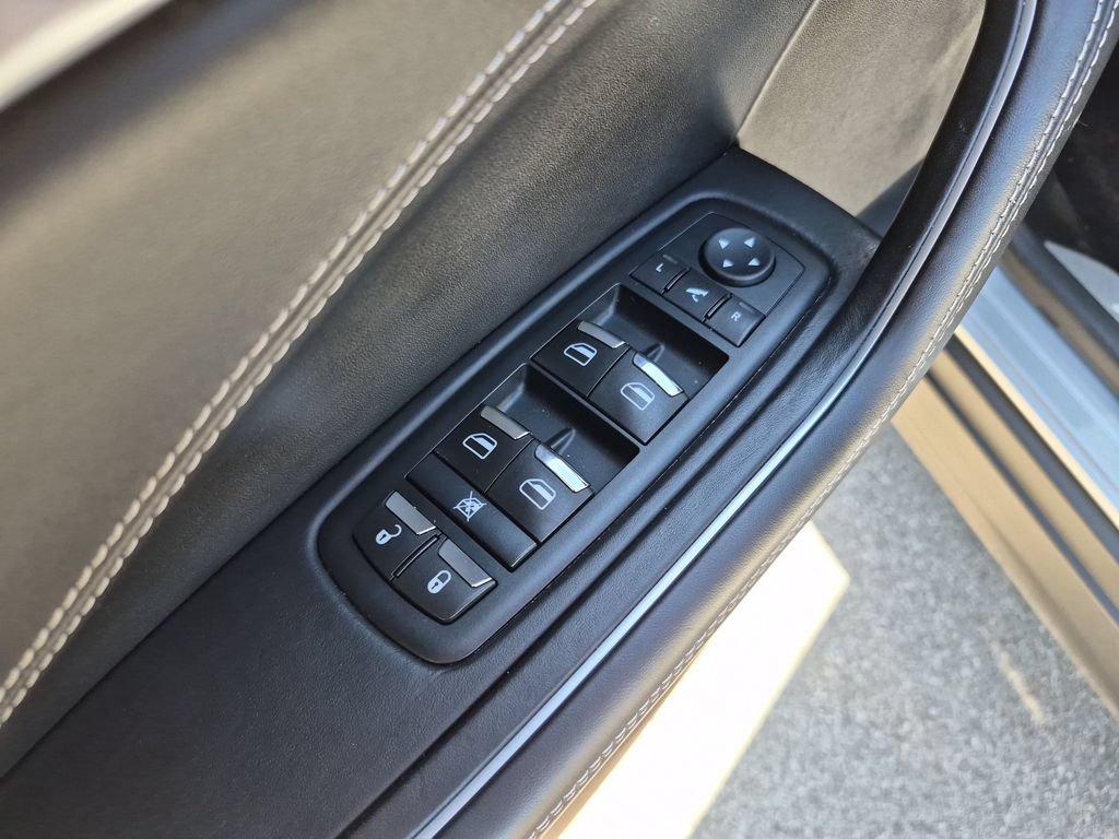 Used 2017 Maserati Levante S AWD/4WD image 19