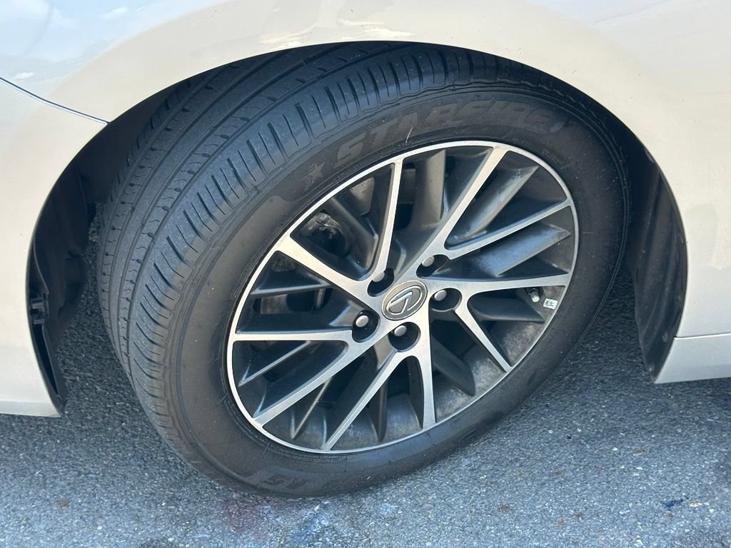 Used 2017 Lexus ES 350 w/ Luxury Package FWD image 41