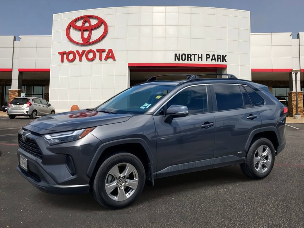 Used 2024 Toyota RAV4 XLE AWD/4WD image 1