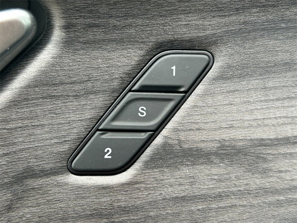 Used 2025 Jeep Grand Cherokee L Limited image 28