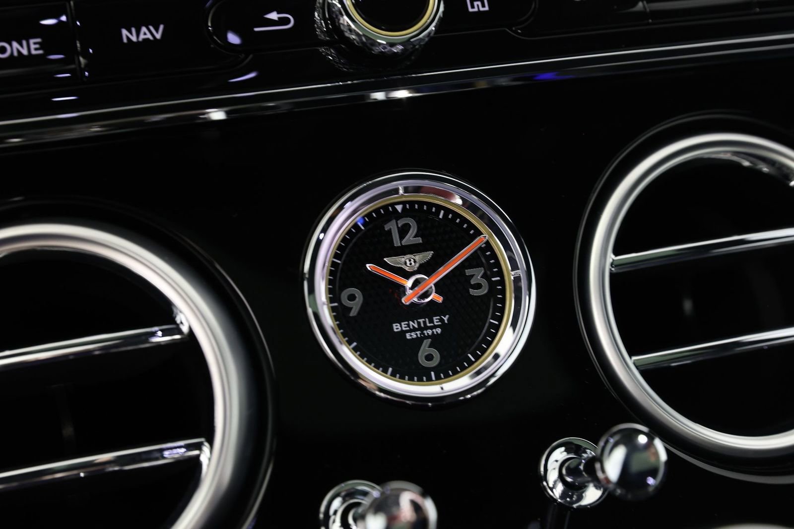 Used 2024 Bentley Continental GT AWD/4WD image 33