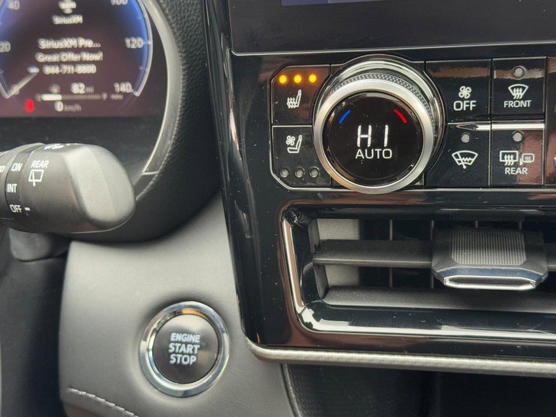Used 2023 Toyota Highlander image 23