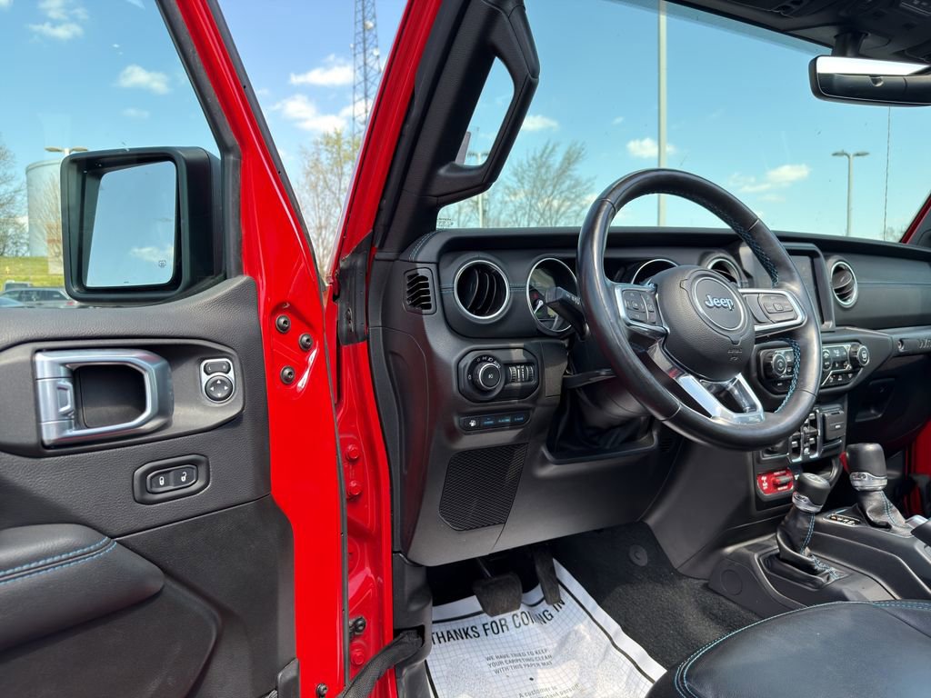 Used 2022 Jeep Wrangler Unlimited Rubicon 4xe w/ Cold Weather Group AWD/4WD image 16