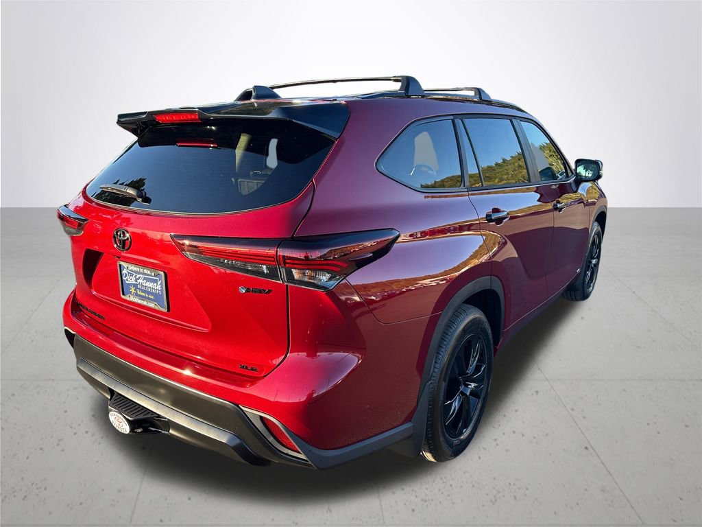 New 2025 Toyota Highlander XLE image 8