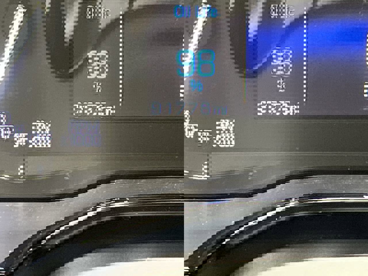 Used 2018 Cadillac XT5 Luxury w/ Driver Awareness Package image 16