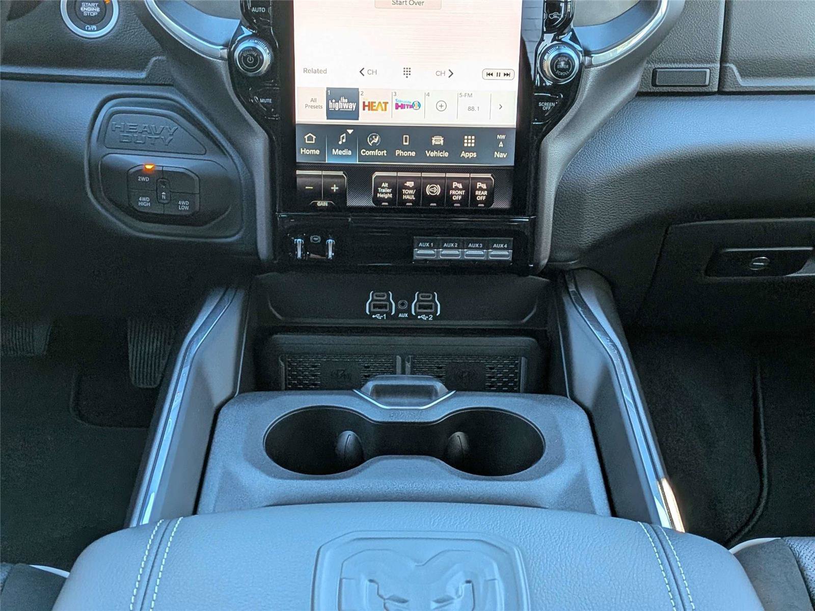 New 2026 RAM 3500 Laramie AWD/4WD image 19