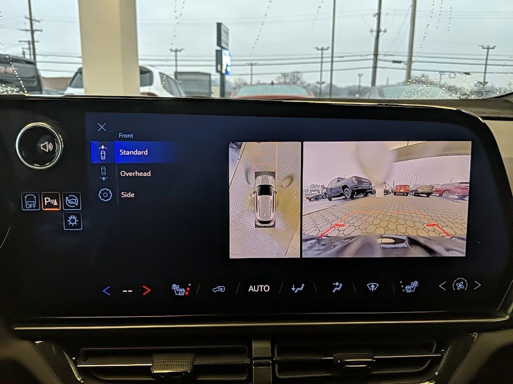 Used 2024 Chevrolet Equinox EV RS image 21