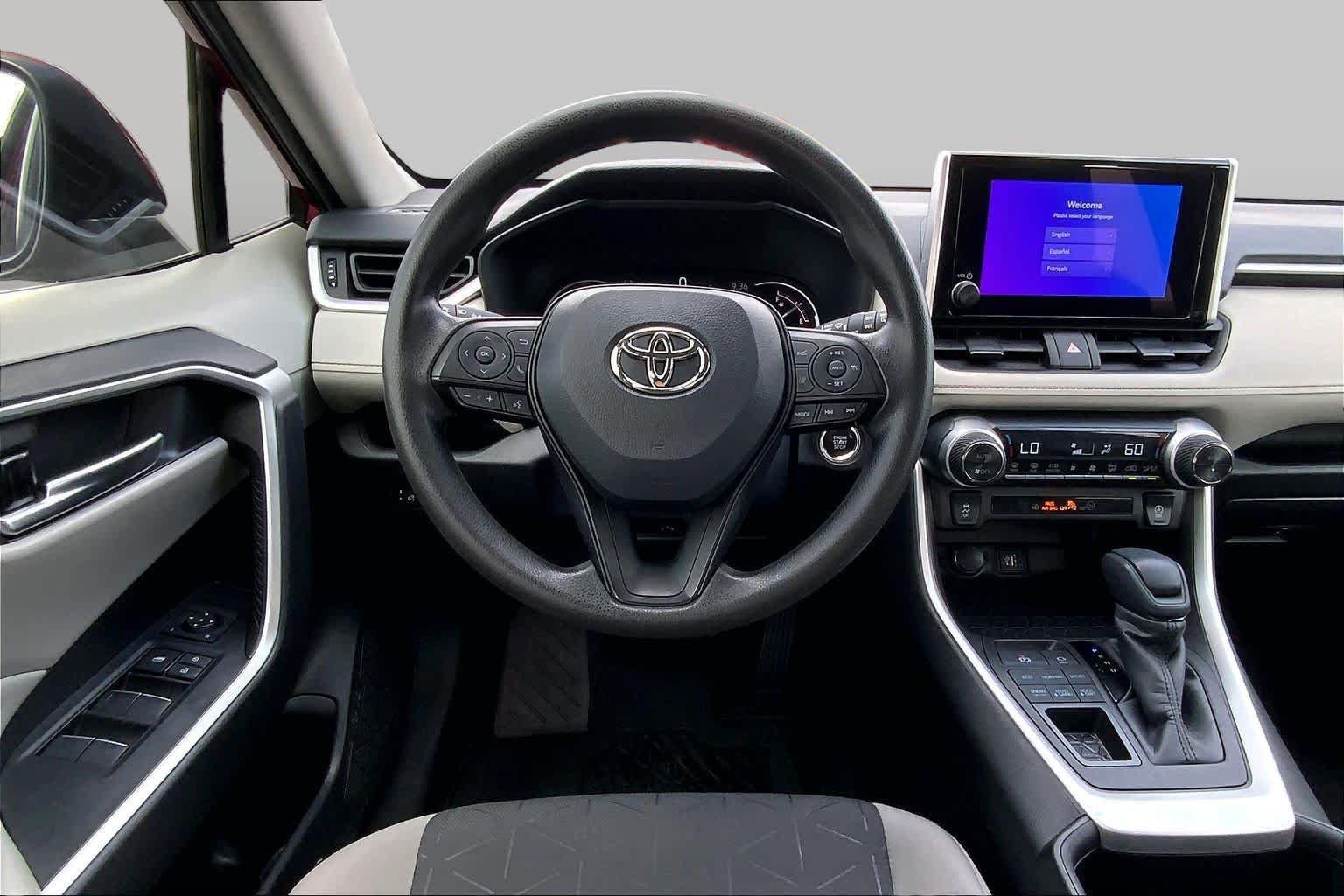 Used 2023 Toyota RAV4 XLE AWD/4WD image 6
