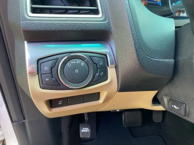 Used 2016 Ford Explorer Limited FWD image 18