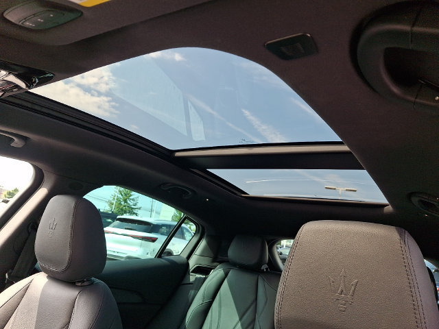 Certified 2024 Maserati Grecale Modena AWD/4WD image 30