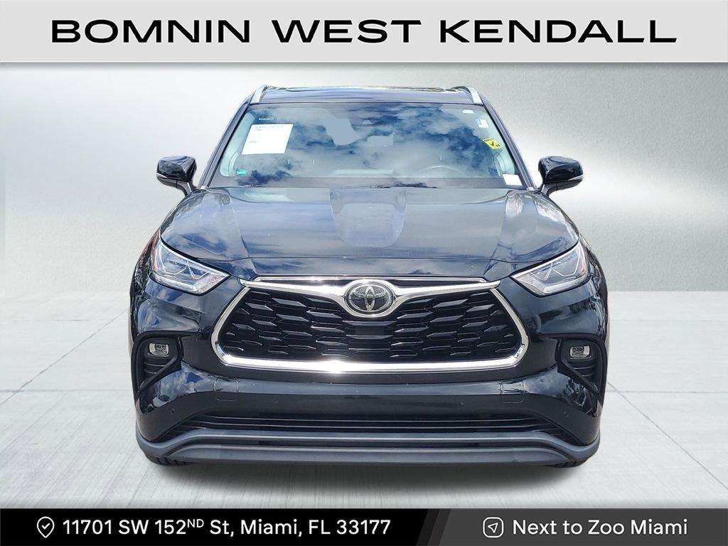 Used 2020 Toyota Highlander Limited image 2