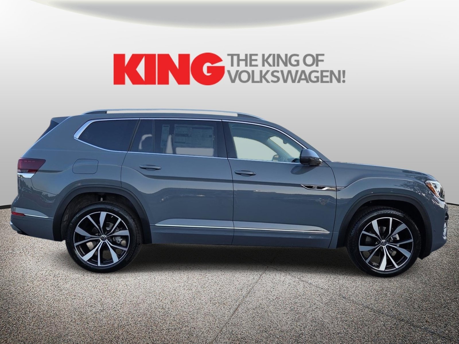 New 2026 Volkswagen Atlas SEL Premium R-Line AWD/4WD image 2