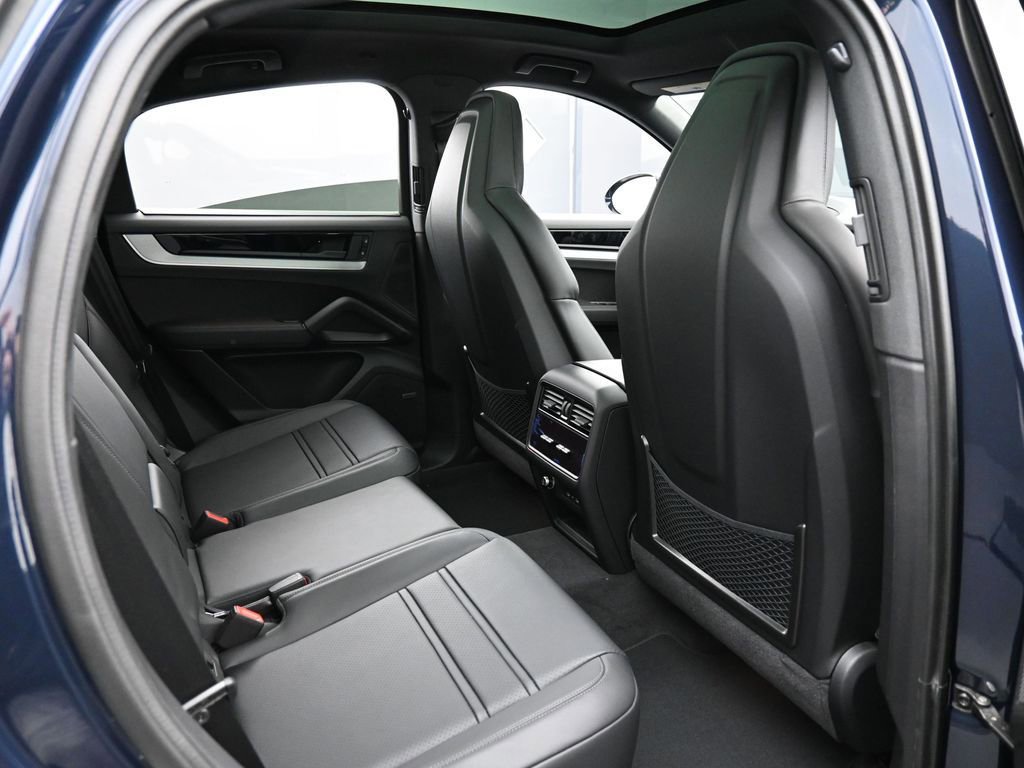 New 2026 Porsche Cayenne S image 29