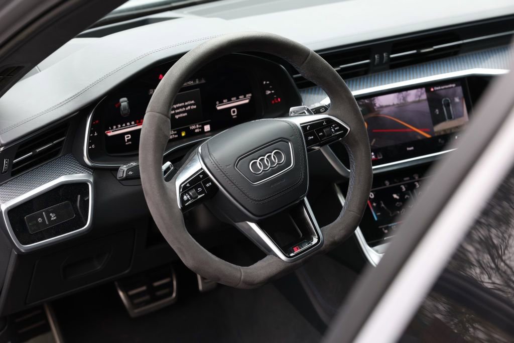 Used 2025 Audi RS 6 performance w/ Blue RS Design Package Plus image 17