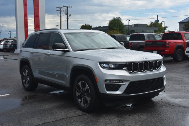 Used 2024 Jeep Grand Cherokee Limited 4xe AWD/4WD image 3