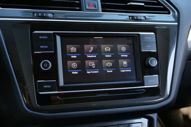 Used 2020 Volkswagen Tiguan S image 10