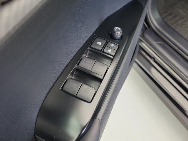 Used 2025 Toyota Camry SE w/ Convenience Package FWD image 20