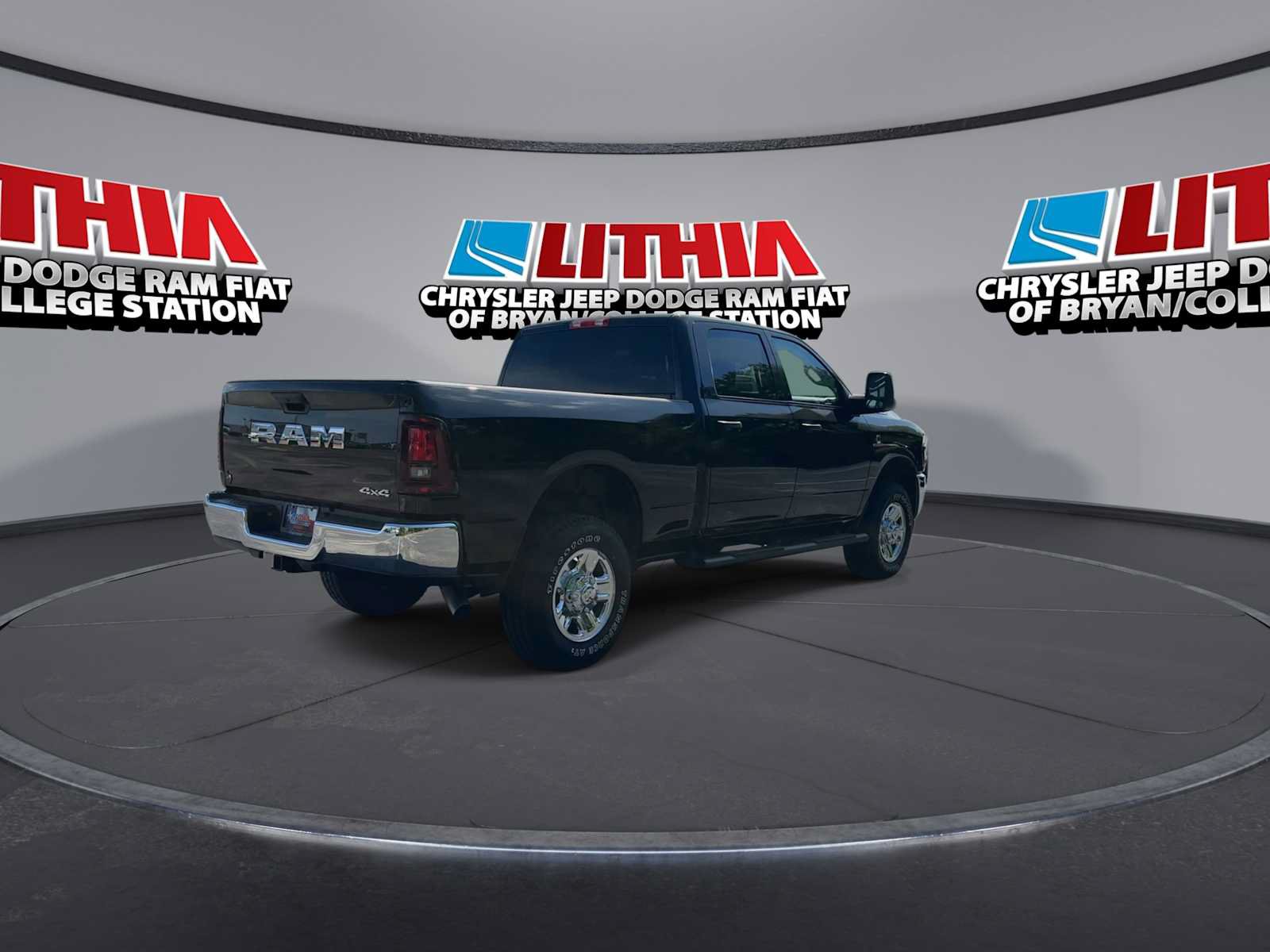 Used 2026 RAM 2500 Tradesman w/ Chrome Appearance Group AWD/4WD image 8