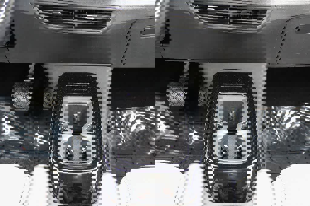 Used 2022 Volkswagen ID.4 Pro S image 12