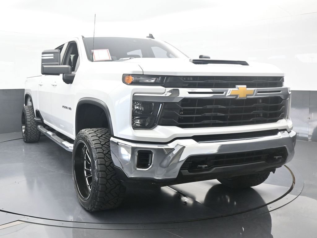 Used 2024 Chevrolet Silverado 2500 LT image 9