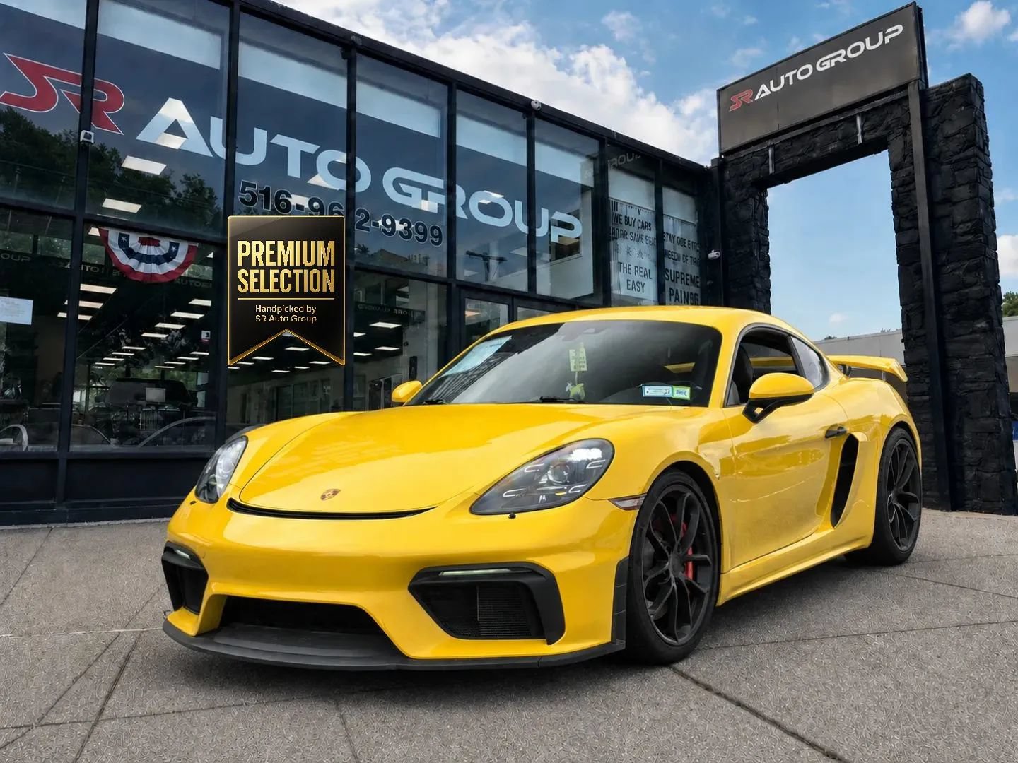 Used 2020 Porsche 718 Cayman GT4 RWD image 1