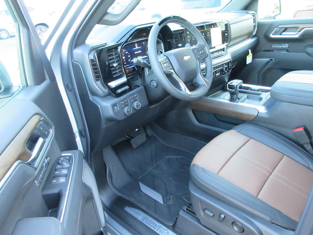 New 2026 Chevrolet Silverado 1500 High Country AWD/4WD image 15