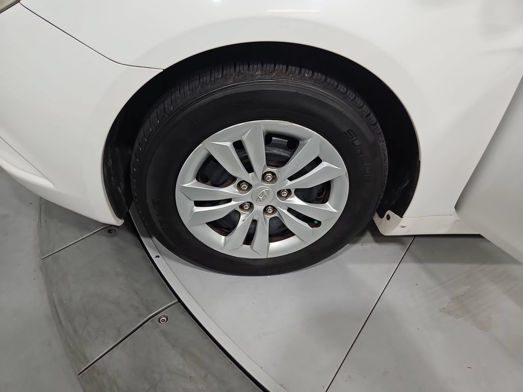 Used 2012 Hyundai Sonata GLS FWD image 25