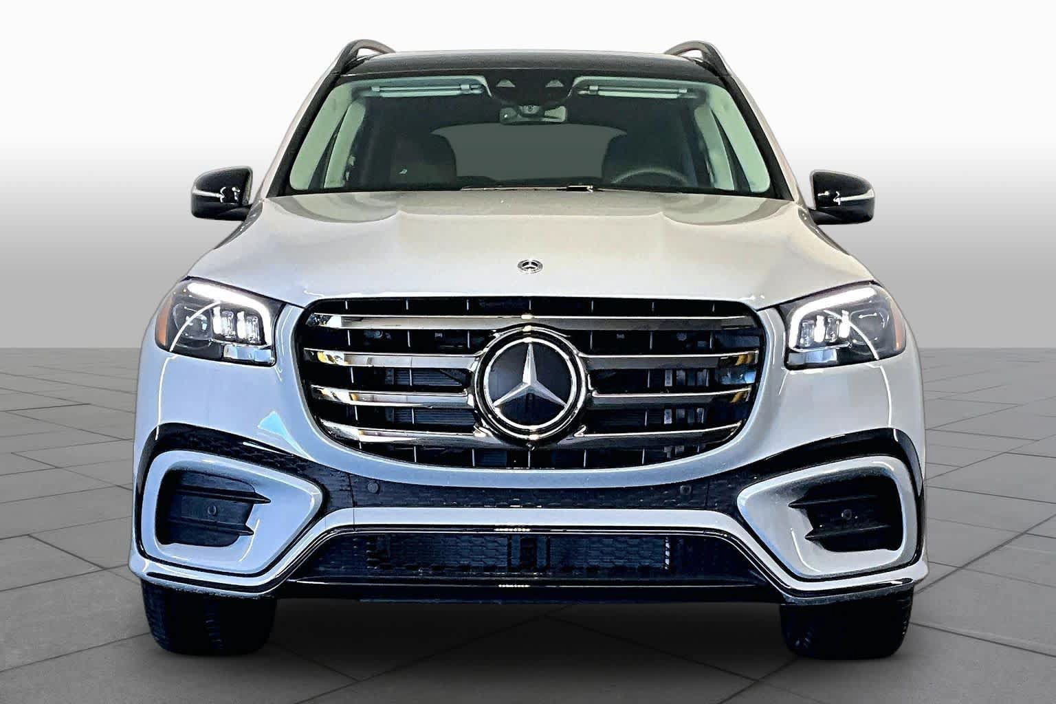 New 2026 Mercedes-Benz GLS 450 4MATIC image 2