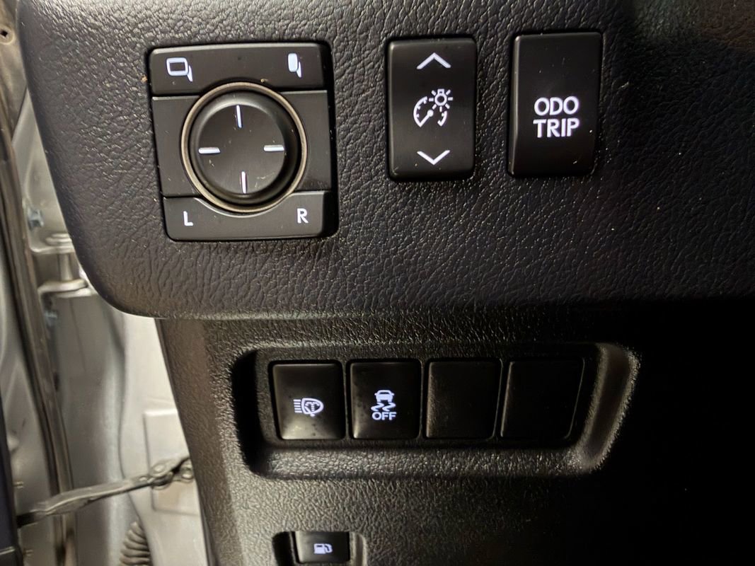 Used 2018 Lexus GX 460 Premium w/ Premium Package image 14