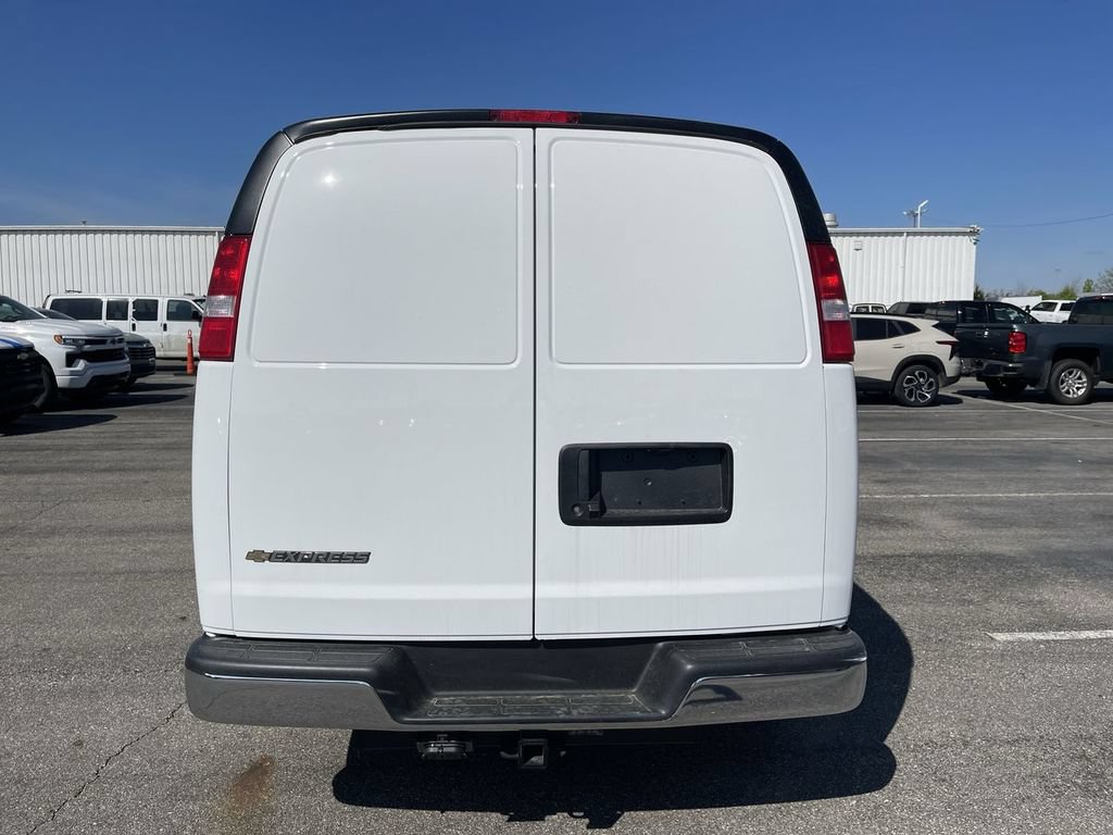 New 2026 Chevrolet Express 2500 Extended w/ Driver Convenience Package RWD image 4