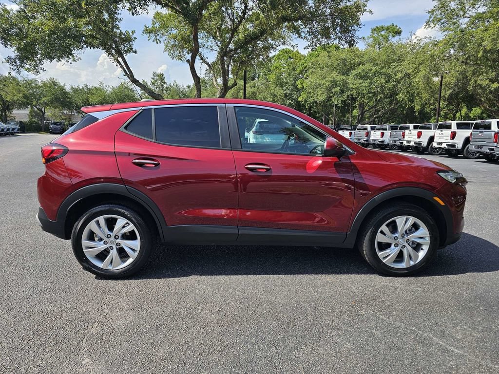 Used 2024 Buick Encore GX Preferred AWD/4WD image 3