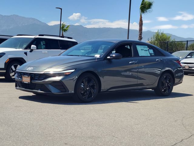 New 2026 Hyundai Elantra SEL Sport FWD image 2