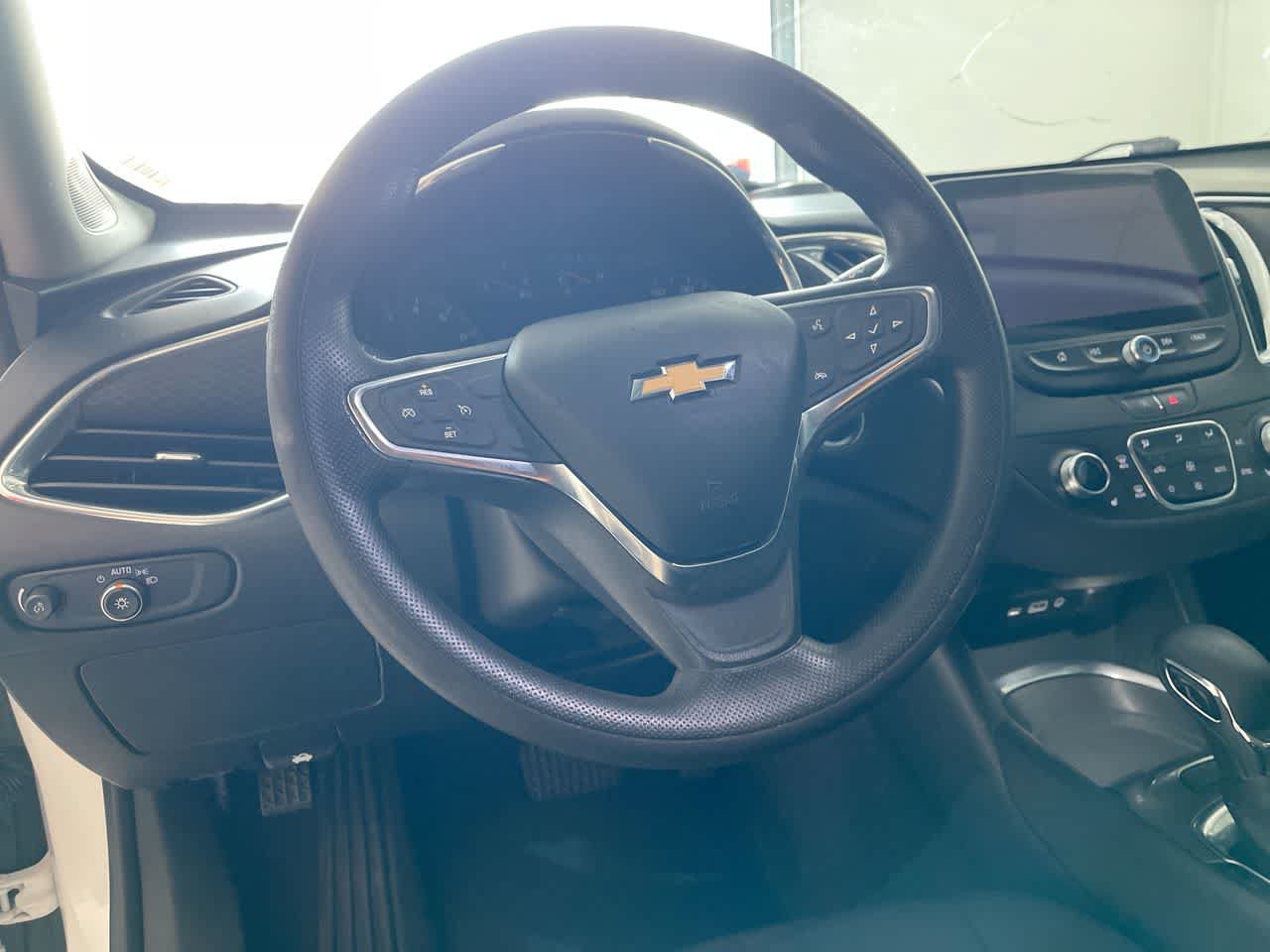 Used 2021 Chevrolet Malibu LT FWD image 14