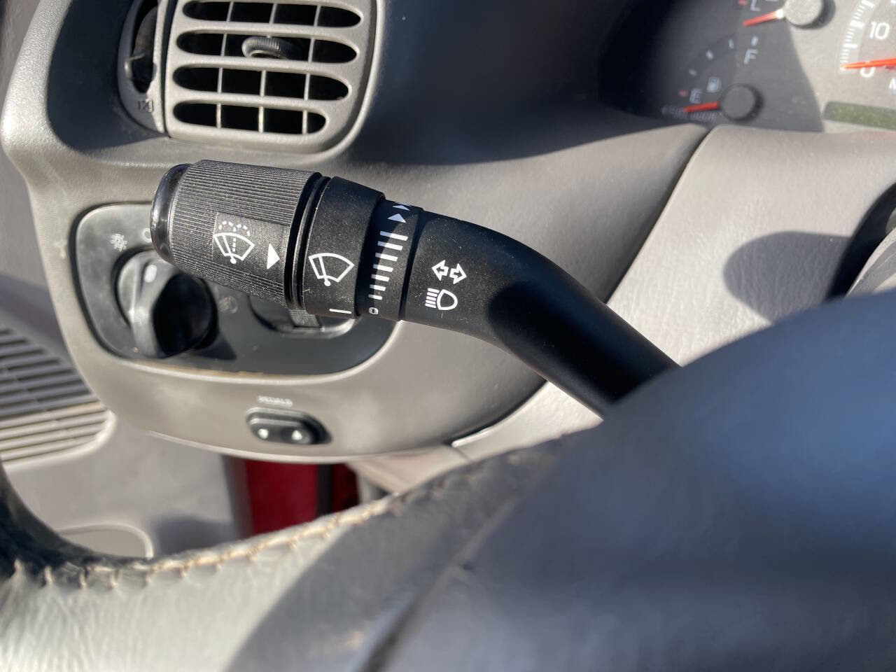 Used 2001 Ford F150 4x4 SuperCrew image 18