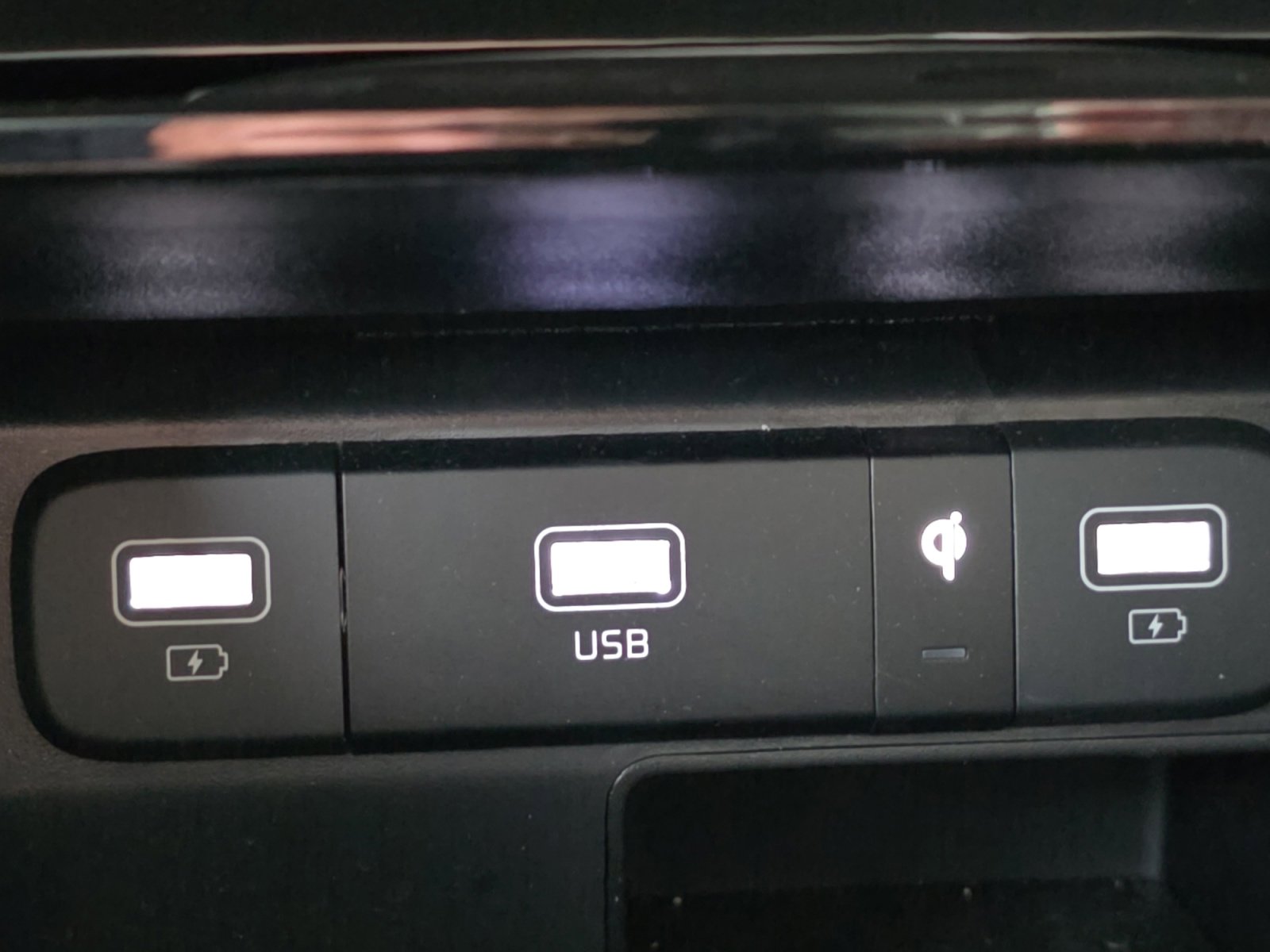 Certified 2023 Kia Sorento SX image 18