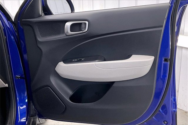 Used 2024 Hyundai Venue SEL image 22