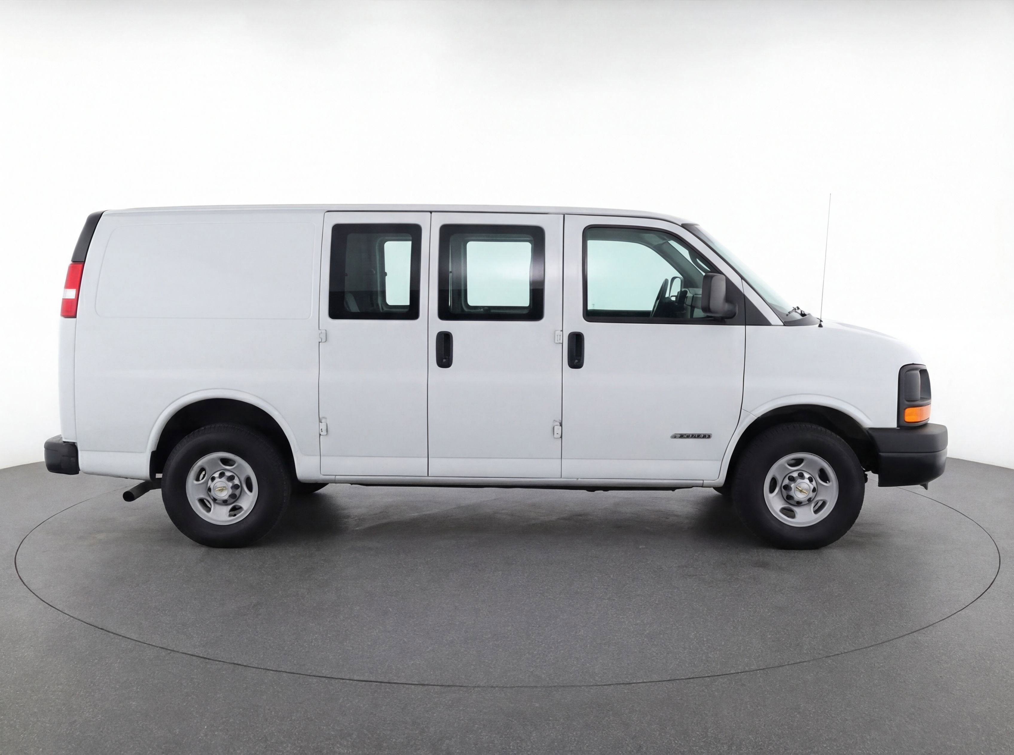 Used 2025 Chevrolet Express 3500 LT w/ LT Preferred Equipment Group image 11