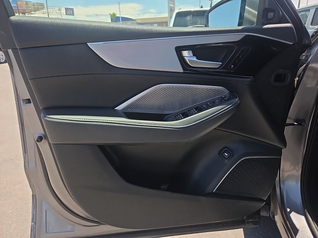 Used 2023 Acura MDX FWD w/ Technology Package image 13