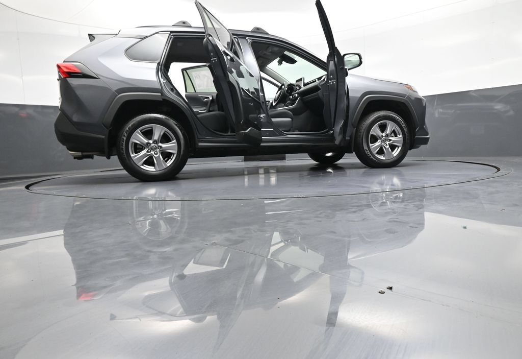 Used 2023 Toyota RAV4 XLE AWD/4WD image 46