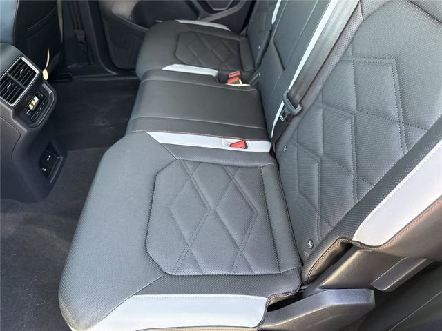 Used 2025 Volkswagen Atlas Peak Edition SE image 15